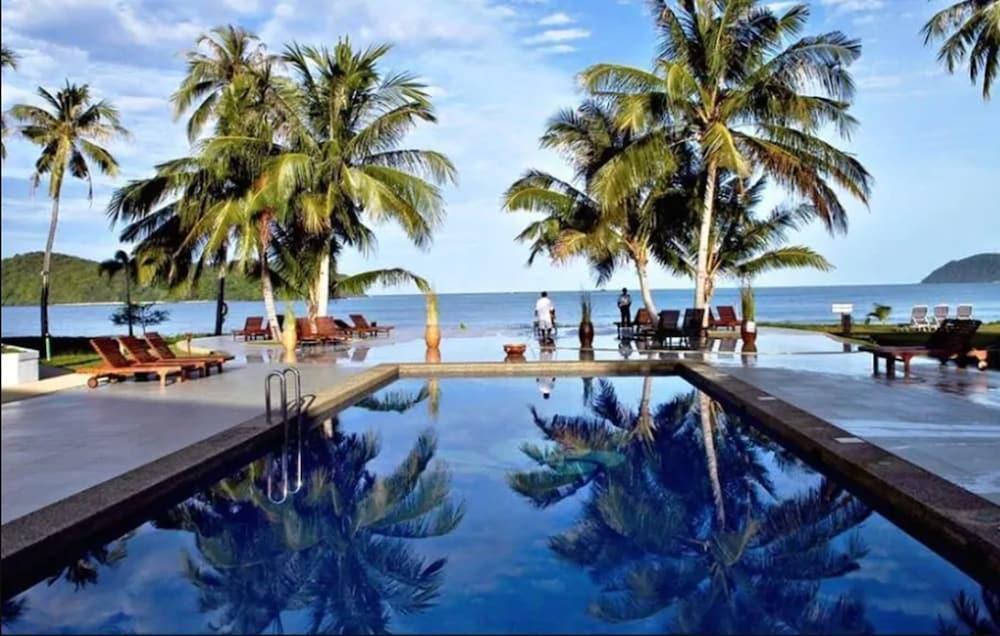Frangipani Langkawi Resort Pantai Cenang  Bagian luar foto