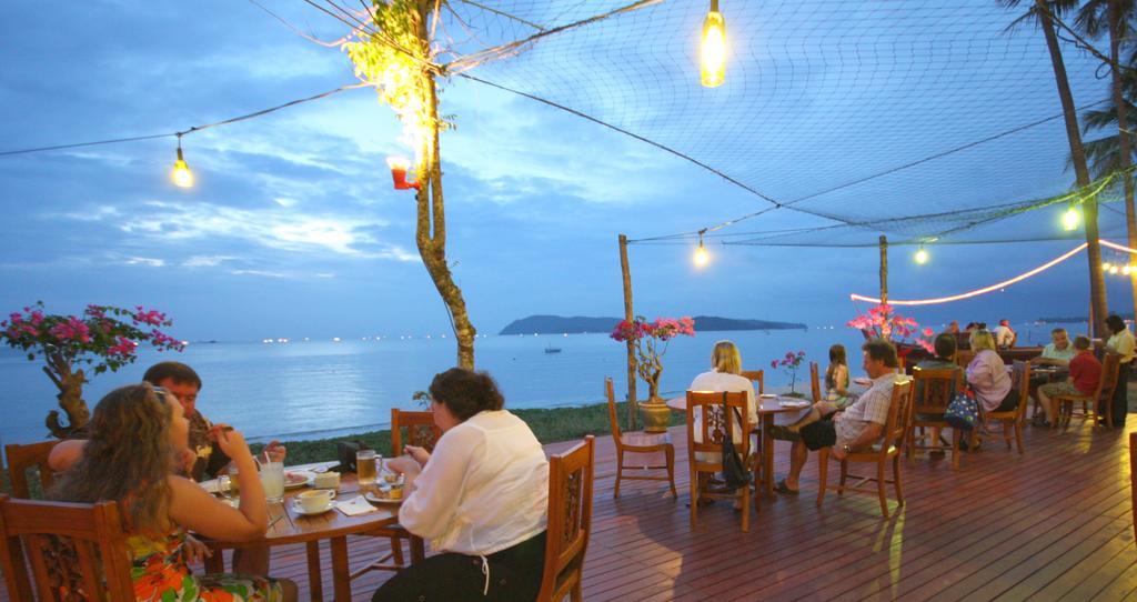 Frangipani Langkawi Resort Pantai Cenang  Bagian luar foto