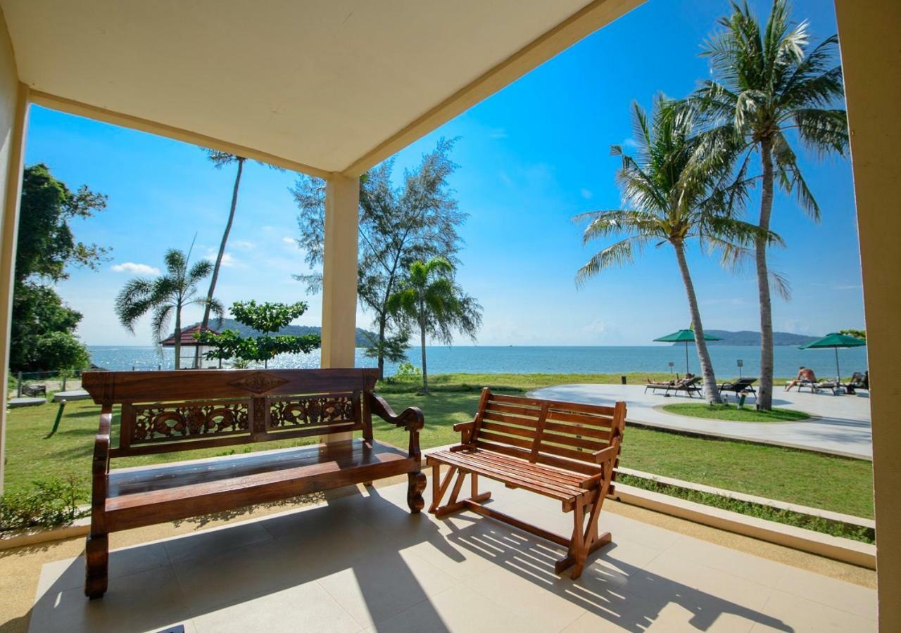 Frangipani Langkawi Resort Pantai Cenang  Bagian luar foto