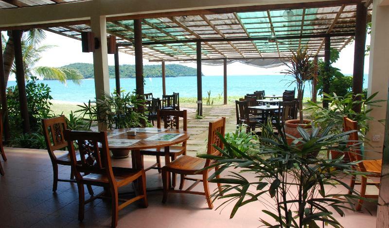 Frangipani Langkawi Resort Pantai Cenang  Bagian luar foto
