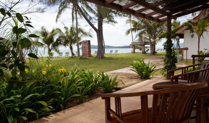 Frangipani Langkawi Resort Pantai Cenang  Bagian luar foto