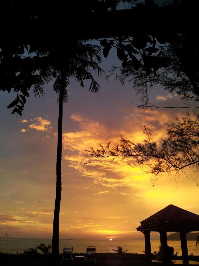 Frangipani Langkawi Resort Pantai Cenang  Bagian luar foto